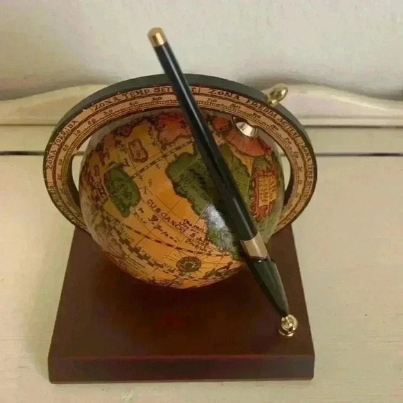 Vintage Italian Desktop Old World Globe with Pen holder /wooden base /office dec - Picture 4 of 5